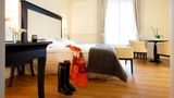 Le Chateau d'Ouchy Hotel Room