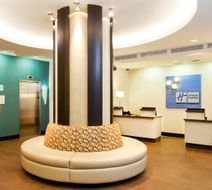 Holiday Inn Express Times Square South Lobby