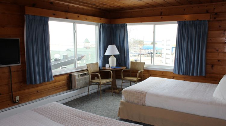 Arlington Inn of Port Clinton Room