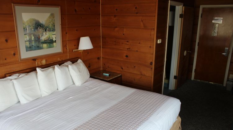 Arlington Inn of Port Clinton Room