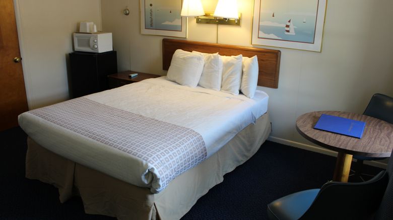 <b>Arlington Inn of Port Clinton Room</b>. Images powered by <a href="https://www.leonardoworldwide.com/" title="Leonardo Worldwide" target="_blank">Leonardo</a>.