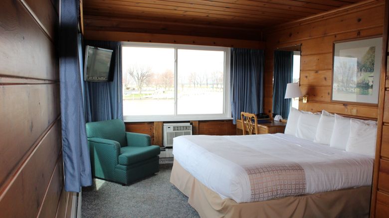 <b>Arlington Inn of Port Clinton Room</b>. Images powered by <a href="https://www.leonardoworldwide.com/" title="Leonardo Worldwide" target="_blank">Leonardo</a>.