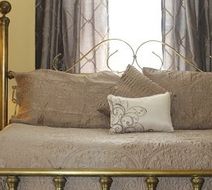 Victorian House B & B Room