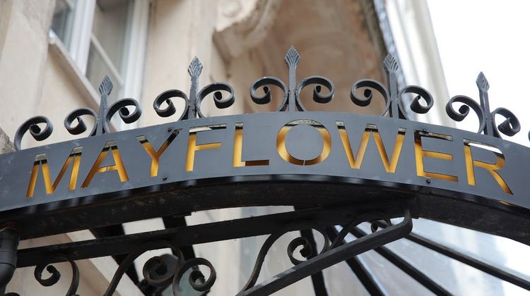Hotel Mayflower Exterior