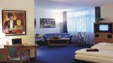 Hollywood Media Hotel Suite
