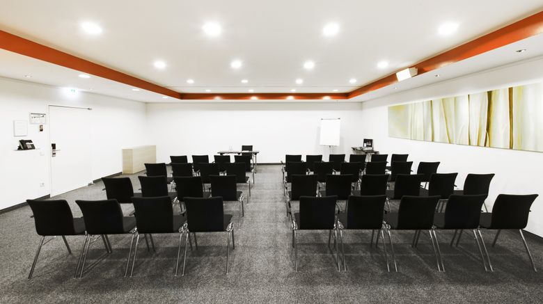 <b>Dormero Hotel Hannover Meeting</b>. Images powered by <a href="https://www.leonardoworldwide.com/" title="Leonardo Worldwide" target="_blank">Leonardo</a>.