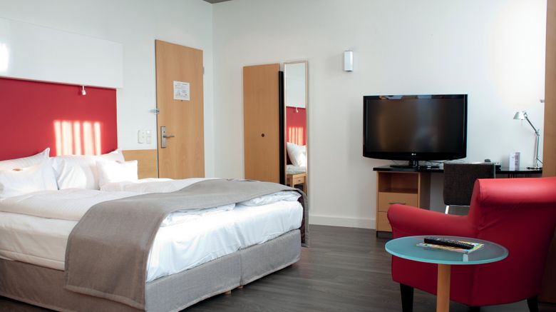 <b>Dormero Hotel Koenigshof Room</b>. Images powered by <a href="https://www.leonardoworldwide.com/" title="Leonardo Worldwide" target="_blank">Leonardo</a>.