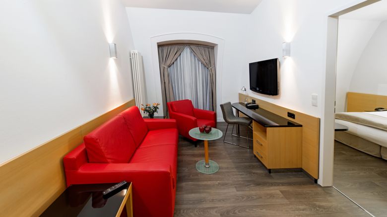 <b>Dormero Hotel Koenigshof Room</b>. Images powered by <a href="https://www.leonardoworldwide.com/" title="Leonardo Worldwide" target="_blank">Leonardo</a>.