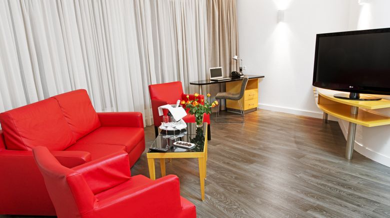 <b>Dormero Hotel Koenigshof Room</b>. Images powered by <a href="https://www.leonardoworldwide.com/" title="Leonardo Worldwide" target="_blank">Leonardo</a>.
