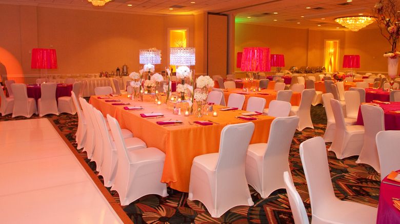 <b>The Whitehall Ballroom</b>. Images powered by <a href="https://www.leonardoworldwide.com/" title="Leonardo Worldwide" target="_blank">Leonardo</a>.