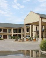 Quality Inn & Suites Victoria South