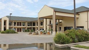 Quality Inn & Suites Victoria South