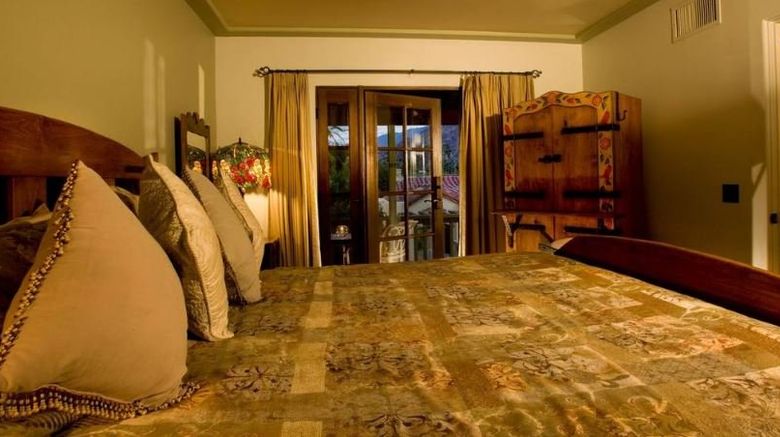 <b>Lucille Palm Springs Room</b>. Images powered by <a href="https://www.leonardoworldwide.com/" title="Leonardo Worldwide" target="_blank">Leonardo</a>.