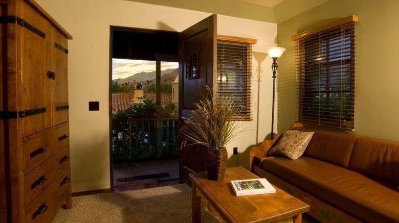 <b>Lucille Palm Springs Room</b>. Images powered by <a href="https://www.leonardoworldwide.com/" title="Leonardo Worldwide" target="_blank">Leonardo</a>.
