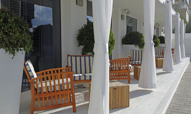 Shalom Hotel Exterior