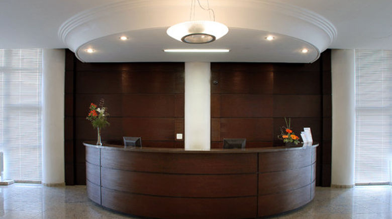 <b>Everest Porto Alegre Hotel Lobby</b>. Images powered by <a href="https://www.leonardoworldwide.com/" title="Leonardo Worldwide" target="_blank">Leonardo</a>.
