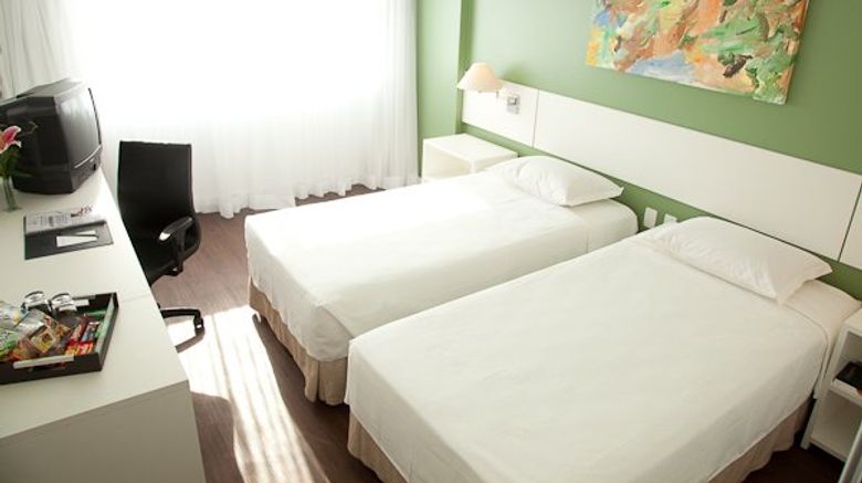 <b>Everest Porto Alegre Hotel Room</b>. Images powered by <a href="https://www.leonardoworldwide.com/" title="Leonardo Worldwide" target="_blank">Leonardo</a>.