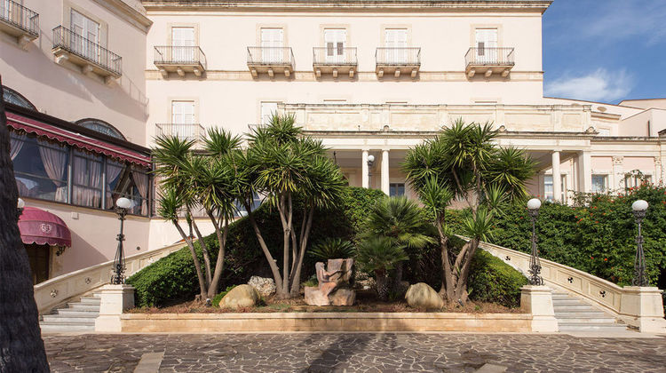 Grand Hotel Villa Politi Exterior