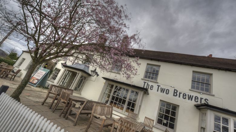 <b>The Two Brewers Exterior</b>. Images powered by <a href="https://www.leonardoworldwide.com/" title="Leonardo Worldwide" target="_blank">Leonardo</a>.