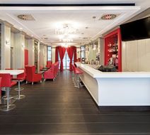 DORMERO Schlosshotel Lobby