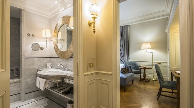 <b>Hotel Corona d'Oro Bologna Room</b>. Images powered by <a href="https://www.leonardoworldwide.com/" title="Leonardo Worldwide" target="_blank">Leonardo</a>.