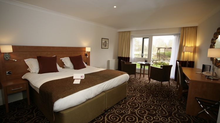 The Legacy Rose and Crown Hotel Room
