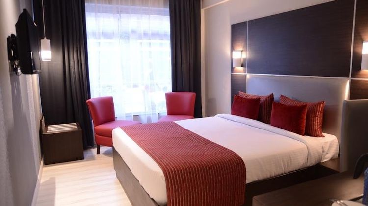 Cloud Hotel & Suites Room