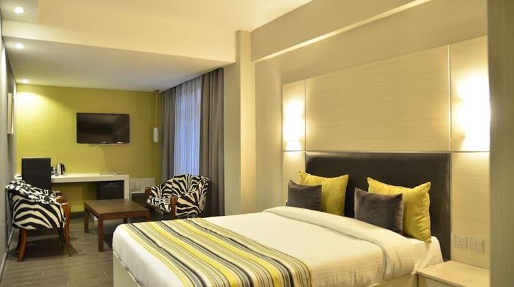 Cloud Hotel & Suites Room