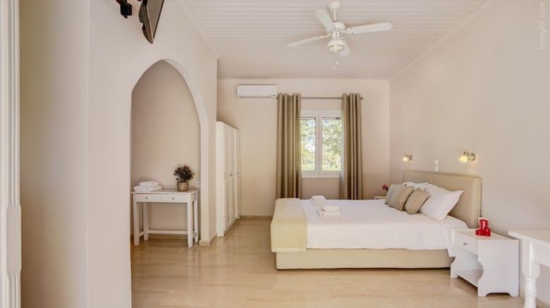 <b>Paradise Village Room</b>. Images powered by <a href="https://www.leonardoworldwide.com/" title="Leonardo Worldwide" target="_blank">Leonardo</a>.