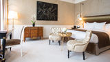 <b>La Reserve Paris Hotel and Spa Room</b>. Images powered by <a href="https://www.leonardoworldwide.com/" title="Leonardo Worldwide" target="_blank">Leonardo</a>.