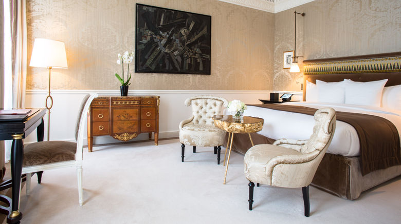 <b>La Reserve Paris Hotel and Spa Room</b>. Images powered by <a href="https://www.leonardoworldwide.com/" title="Leonardo Worldwide" target="_blank">Leonardo</a>.