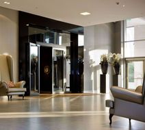 Van der Valk Airporthotel Duesseldorf Lobby