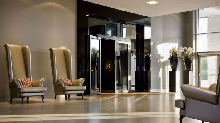 Van der Valk Airporthotel Duesseldorf Lobby