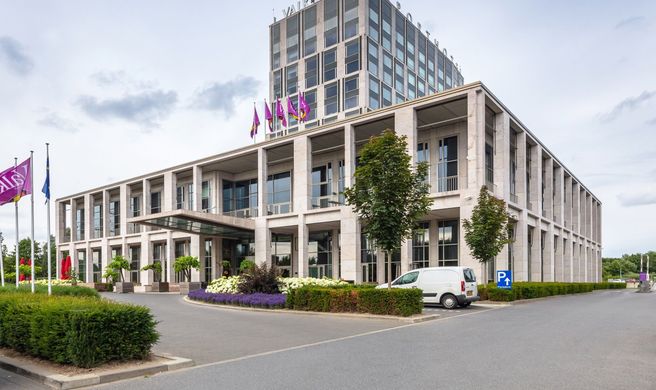 Van der Valk Airporthotel Duesseldorf Exterior