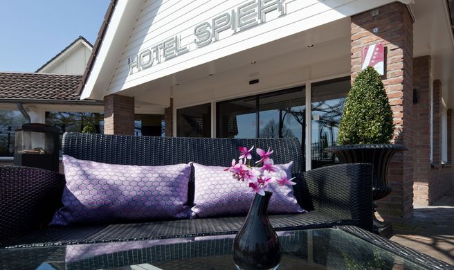 Van der Valk Hotel Spier Exterior