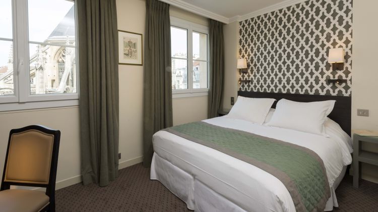 Hotel Henri IV Room