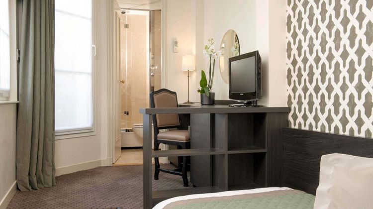 Hotel Henri IV Room