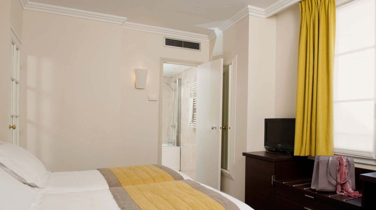 Hotel Henri IV Room