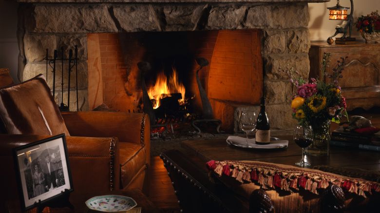 <b>San Ysidro Ranch Lobby</b>. Images powered by <a href="https://www.leonardoworldwide.com/" title="Leonardo Worldwide" target="_blank">Leonardo</a>.