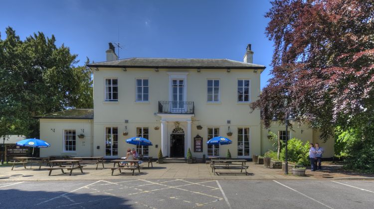 Elms Hotel - Good Night Inns Exterior