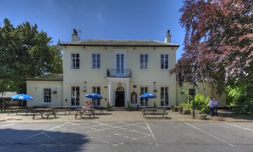Elms Hotel - Good Night Inns