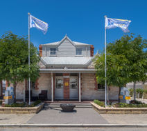 Pier 21 Apartment Hotel Exterior