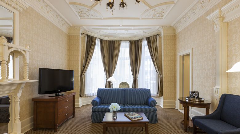<b>Chateau Versailles Suite</b>. Images powered by <a href="https://www.leonardoworldwide.com/" title="Leonardo Worldwide" target="_blank">Leonardo</a>.