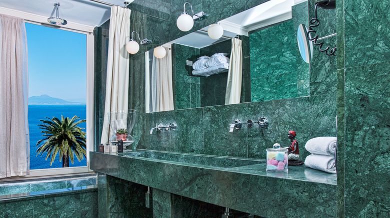 <b>Hotel Villa Kinzica Sale Marasino Room</b>. Images powered by <a href="https://www.leonardoworldwide.com/" title="Leonardo Worldwide" target="_blank">Leonardo</a>.