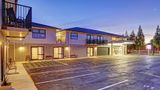BK's Hamilton Motel Exterior