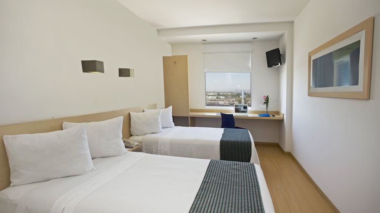 One Aguascalientes Sur Room