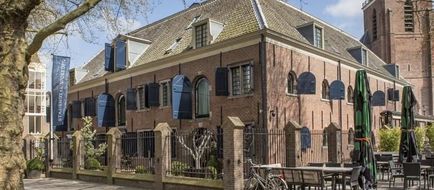 Van Rossum City Hotel Exterior