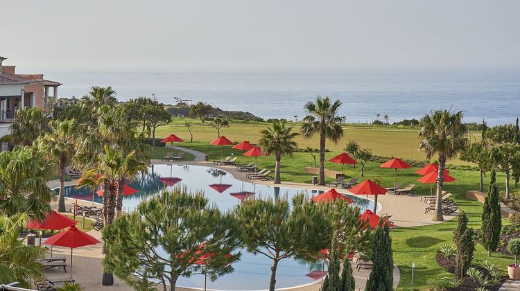 Cascade Wellness & Lifestyle Resort Exterior