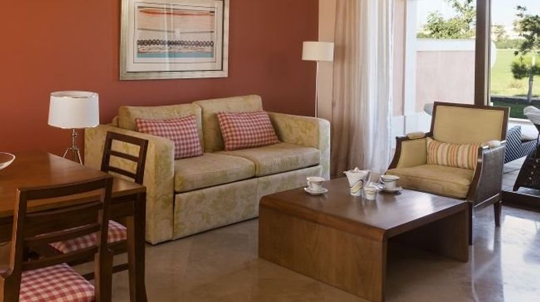 <b>Cascade Wellness & Lifestyle Resort Room</b>. Images powered by <a href="https://www.leonardoworldwide.com/" title="Leonardo Worldwide" target="_blank">Leonardo</a>.