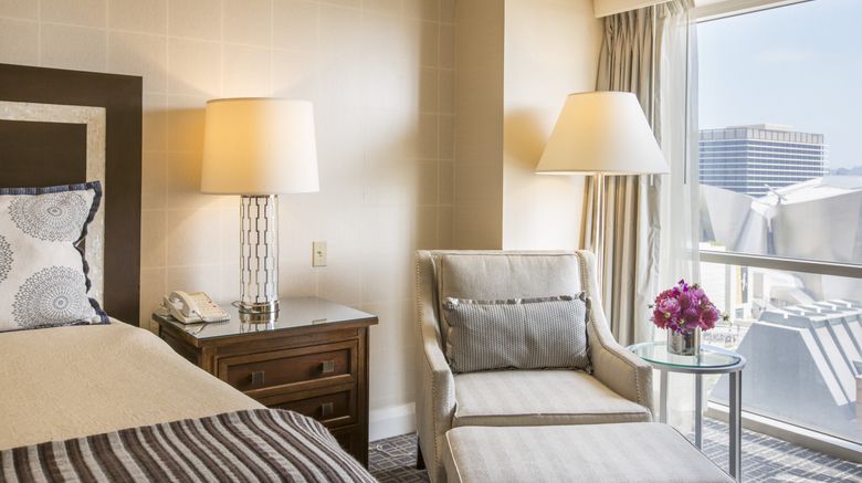 <b>Omni Los Angeles Hotel at CA Plaza Suite</b>. Images powered by <a href="https://www.leonardoworldwide.com/" title="Leonardo Worldwide" target="_blank">Leonardo</a>.